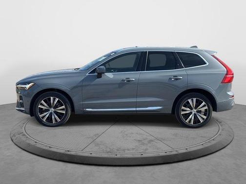 2023 Volvo XC60 B5 Plus Bright Theme