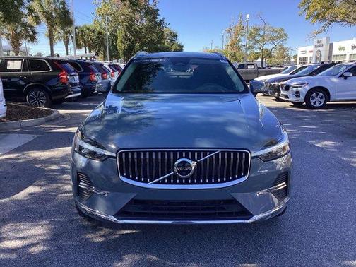 2023 Volvo XC60 B5 Plus Bright Theme