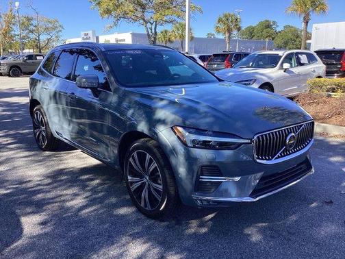 2023 Volvo XC60 B5 Plus Bright Theme