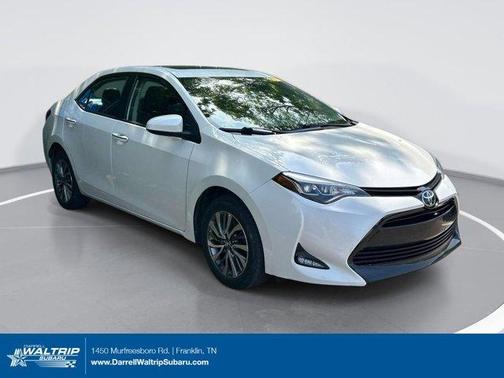 Blizzard Pearl 2019 Toyota Corolla XLE