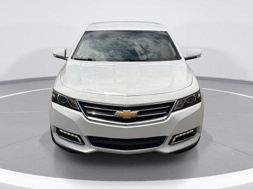Summit White 2019 Chevrolet Impala 1LT