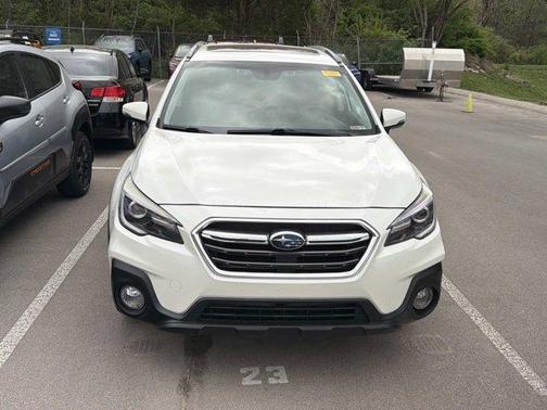 Crystal White Pearl 2019 Subaru Outback 3.6R Touring