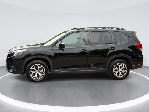 Crystal Black Silica 2023 Subaru Forester Premium