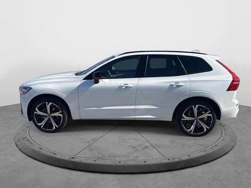 2025 Volvo XC60 B5 Ultra