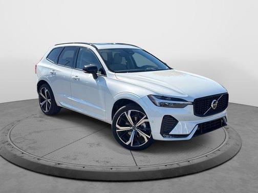 2025 Volvo XC60 B5 Ultra