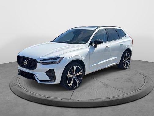 2025 Volvo XC60 B5 Ultra