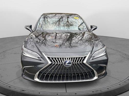 2022 Lexus ES 300h Ultra Luxury