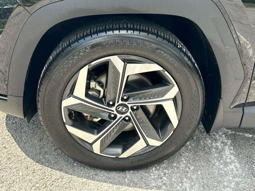 Black Pearl 2024 Hyundai TUCSON Limited
