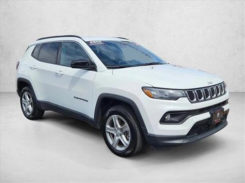 Bright White Clearcoat 2024 Jeep Compass Latitude