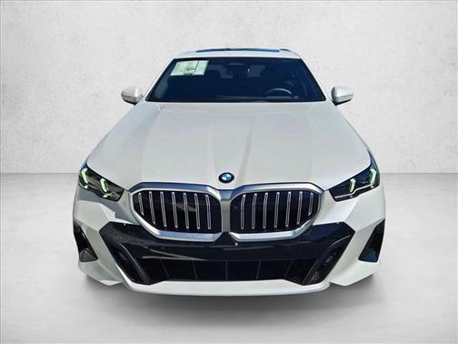 Mineral White Metallic 2026 BMW 530 xDrive
