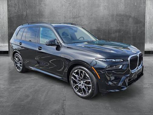2023 BMW X7 M60i