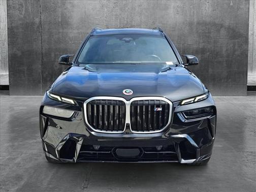 2023 BMW X7 M60i