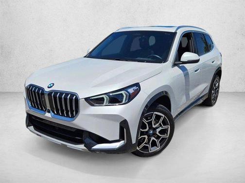 Mineral White Metallic 2026 BMW X1 xDrive28i