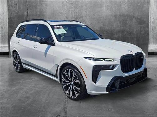 2023 BMW X7 M60i