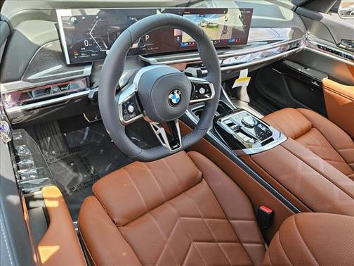 Dravit Grey Metallic 2026 BMW 740 740i