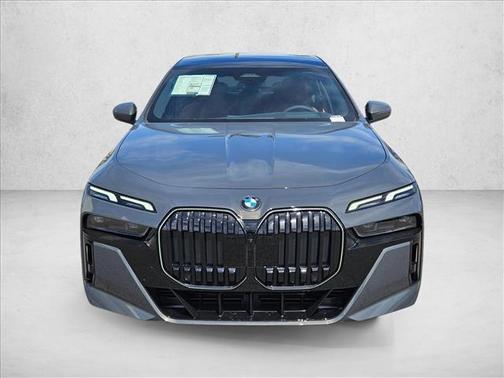 Dravit Grey Metallic 2026 BMW 740 740i