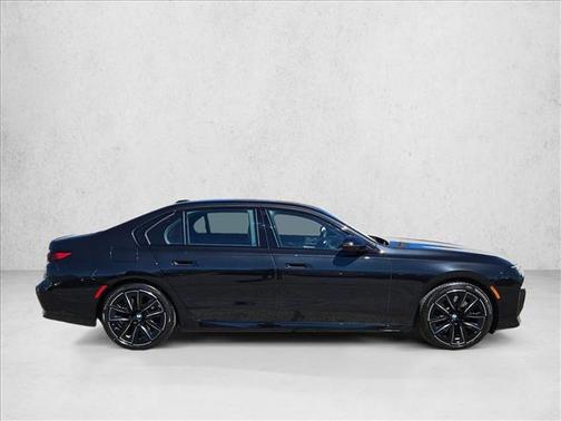 Black Sapphire Metallic 2025 BMW 740 740i