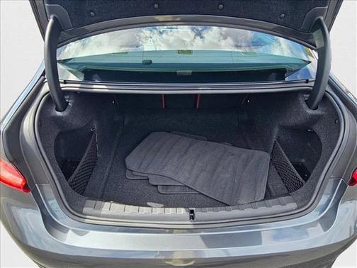 2022 BMW 330 330i