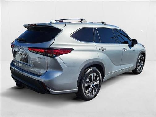2021 Toyota Highlander Hybrid XLE