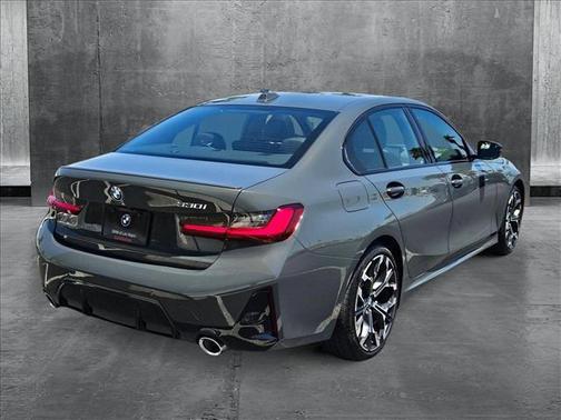 2025 BMW 330 i
