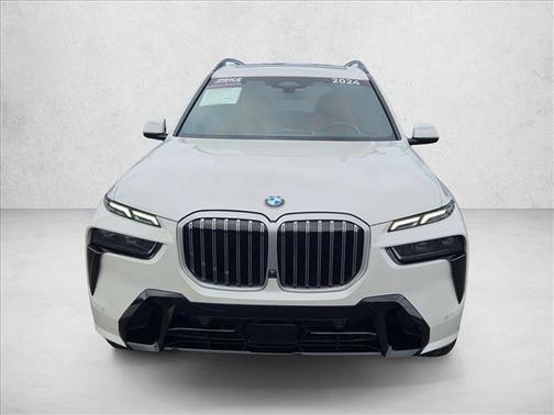 Mineral White Metallic 2024 BMW X7 xDrive40i