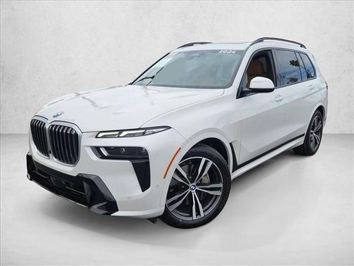 Mineral White Metallic 2024 BMW X7 xDrive40i