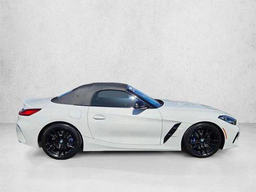 Alpine White 2022 BMW Z4 M40i