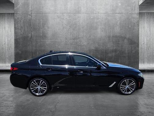 2022 BMW 530 i