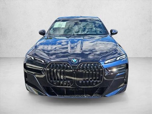 2026 BMW 750e i xDrive