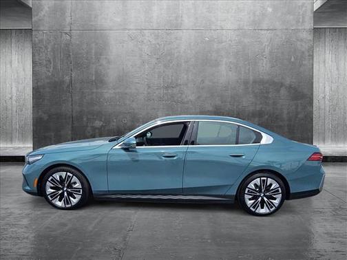 2025 BMW i5 xDrive40