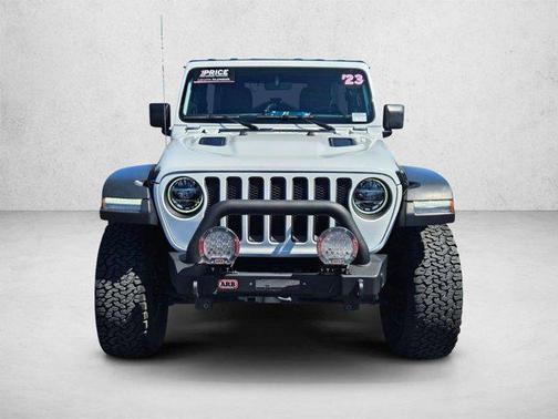Bright White Clearcoat 2023 Jeep Wrangler Rubicon