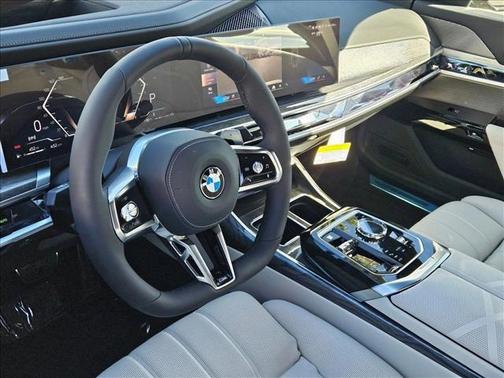 2025 BMW 740 i