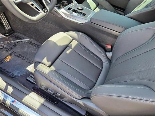 Black Sapphire Metallic 2026 BMW M440 i