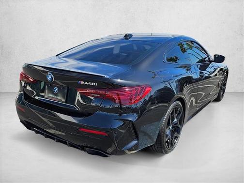 Black Sapphire Metallic 2026 BMW M440 i