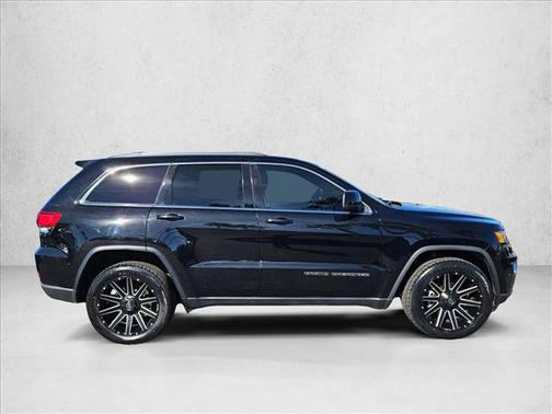2020 Jeep Grand Cherokee Laredo