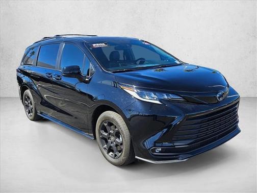 2025 Toyota Sienna Woodland Edition