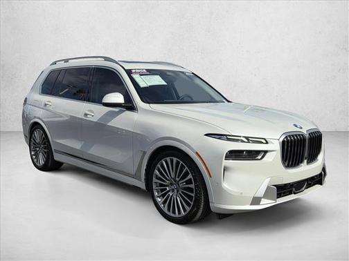 Mineral White Metallic 2024 BMW X7 xDrive40i