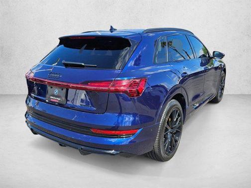 Navarra Blue Metallic 2022 Audi e-tron Chronos