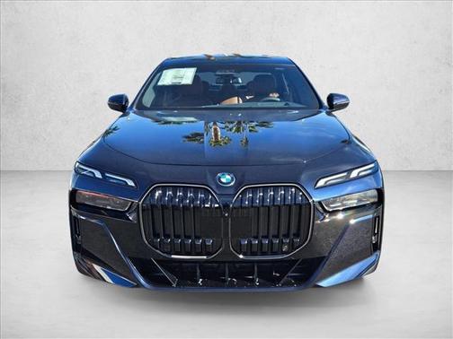 Carbon Black Metallic 2026 BMW 750e i xDrive