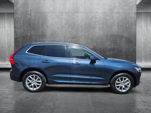 2020 Volvo XC60 T5 Momentum
