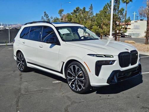 2023 BMW X7 M60i