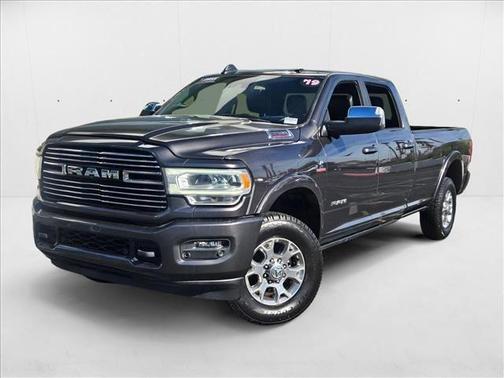 2019 RAM 3500 Laramie Crew Cab 4x4 8' Box