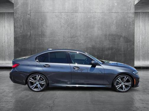 2020 BMW 330 330i