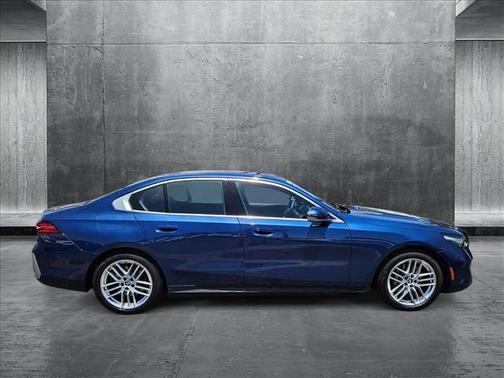 2025 BMW 530 i