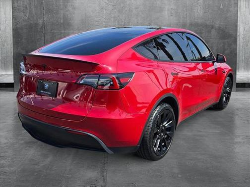 2022 Tesla Model Y Long Range Dual Motor All-Wheel Drive