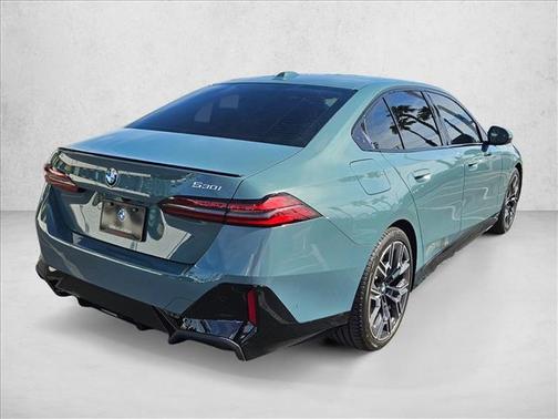 Cape York Green Metallic 2026 BMW 530 530i