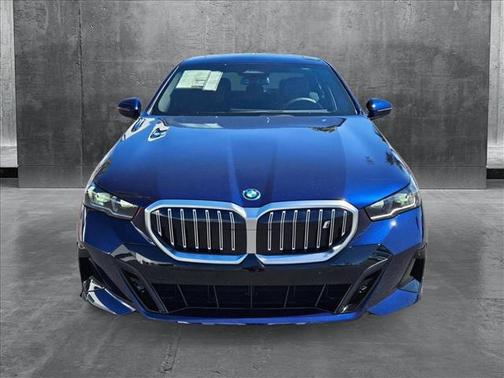 2025 BMW i5 eDrive40
