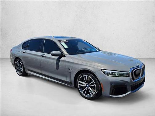 Bernina Grey Amber Effect Metallic 2022 BMW 745e xDrive