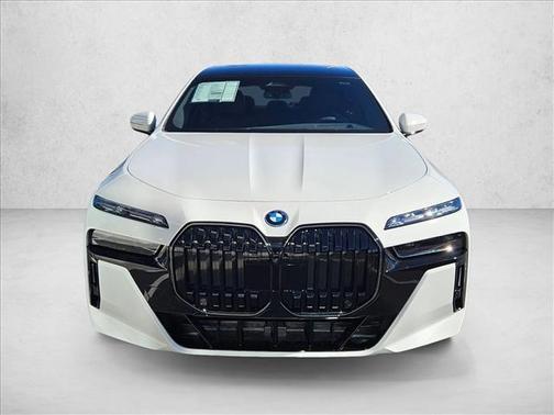 2026 BMW 750e i xDrive