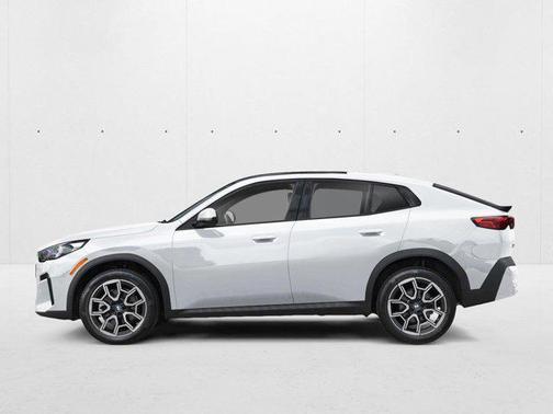 Alpine White 2026 BMW X2 xDrive28i